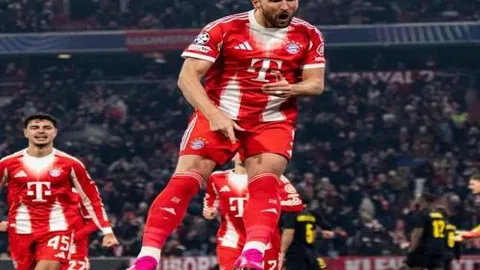 “范戴克发声：期望萨拉赫留任，足球前程未知，谁能预测？”